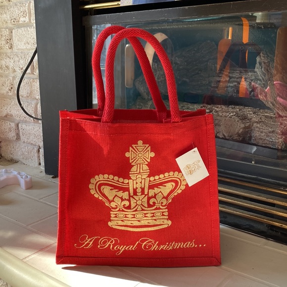 Buckingham Palace, a royal Christmas red and gold jute tote bag NWT - Picture 3 of 9
